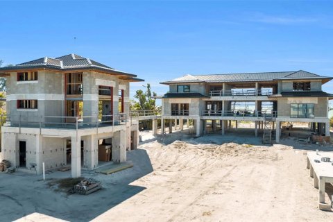 House in Longboat Key, Florida 11 bedrooms, 1597.83 sq.m. № 2204464 - photo 2