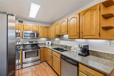 Casa en venta en Tampa, Florida, 4 dormitorios, 163.04 m2 № 2221884 - foto 8