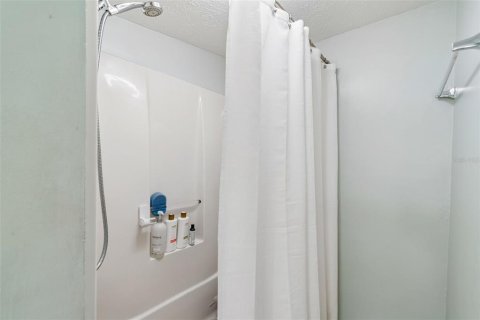 Casa en venta en Tampa, Florida, 4 dormitorios, 163.04 m2 № 2221884 - foto 17