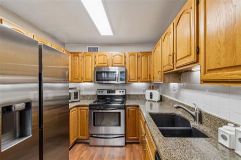 Casa en venta en Tampa, Florida, 4 dormitorios, 163.04 m2 № 2221884 - foto 7