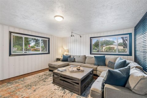 Casa en venta en Tampa, Florida, 4 dormitorios, 163.04 m2 № 2221884 - foto 10