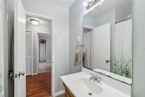 Casa en venta en Tampa, Florida, 4 dormitorios, 163.04 m2 № 2221884 - foto 22