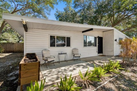 Casa en venta en Tampa, Florida, 4 dormitorios, 163.04 m2 № 2221884 - foto 2