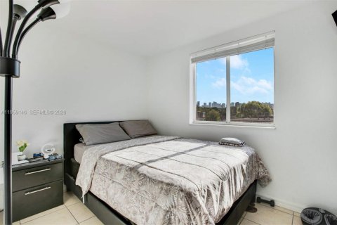 Condo in Miami, Florida, 2 bedrooms  № 2028746 - photo 6