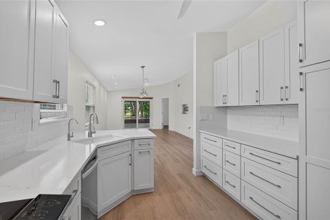 Villa ou maison à louer à Sarasota, Floride: 3 chambres, 106.74 m2 № 2401137 - photo 4