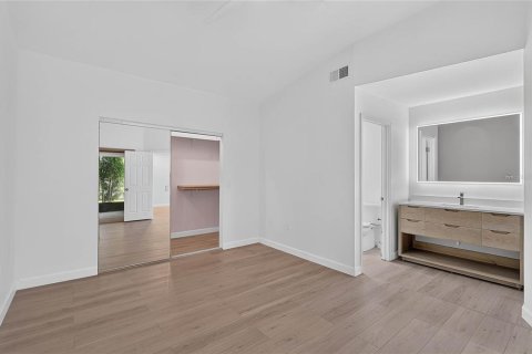 Villa ou maison à louer à Sarasota, Floride: 3 chambres, 106.74 m2 № 2401137 - photo 11