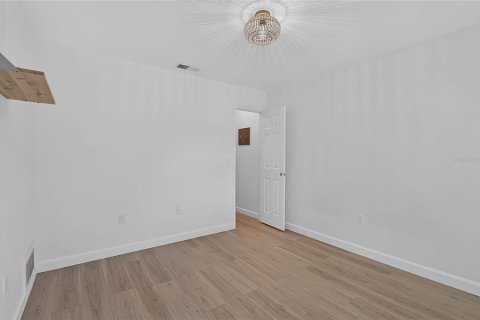 Villa ou maison à louer à Sarasota, Floride: 3 chambres, 106.74 m2 № 2401137 - photo 16