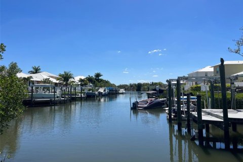 House in Apollo Beach, Florida 4 bedrooms, 198.72 sq.m. № 1869136 - photo 3