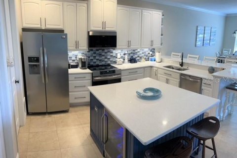 House in Apollo Beach, Florida 4 bedrooms, 198.72 sq.m. № 1869136 - photo 9