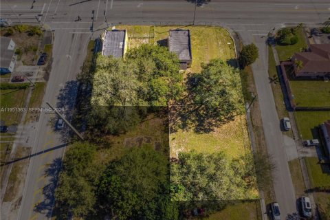 Villa ou maison à vendre à Miami, Floride: 2 chambres, 98.1 m2 № 2007325 - photo 8