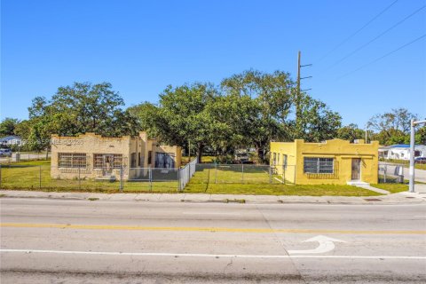 Villa ou maison à vendre à Miami, Floride: 2 chambres, 98.1 m2 № 2007325 - photo 14