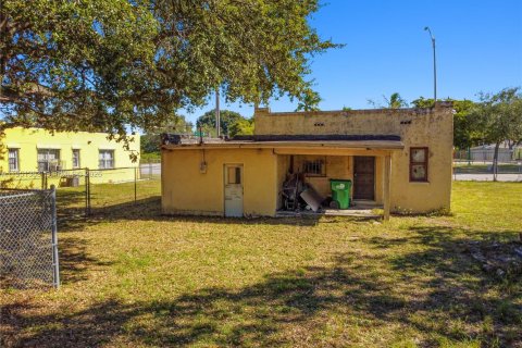 Villa ou maison à vendre à Miami, Floride: 2 chambres, 98.1 m2 № 2007325 - photo 3