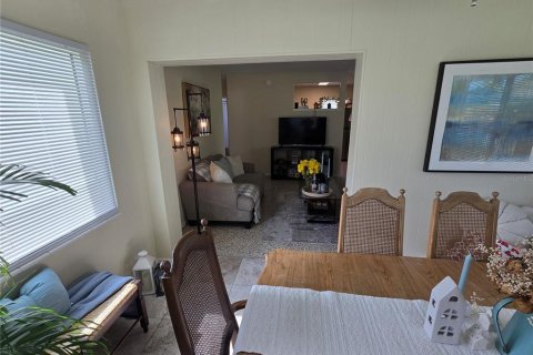 Villa ou maison à vendre à Sarasota, Floride: 2 chambres, 81.75 m2 № 1831459 - photo 11