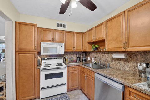 Copropriété à vendre à Lake Worth, Floride: 3 chambres, 113.81 m2 № 2345729 - photo 6