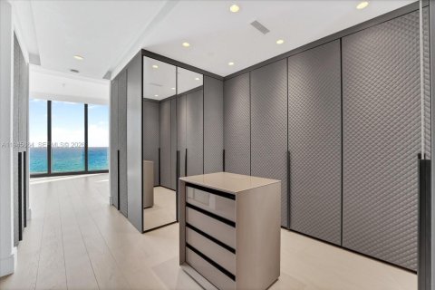 Condo in Sunny Isles Beach, Florida, 5 bedrooms  № 2002721 - photo 18