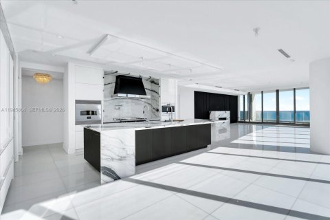 Condo in Sunny Isles Beach, Florida, 5 bedrooms  № 2002721 - photo 6