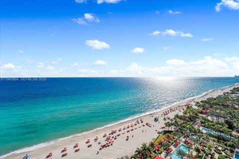 Condo in Sunny Isles Beach, Florida, 5 bedrooms  № 2002721 - photo 16