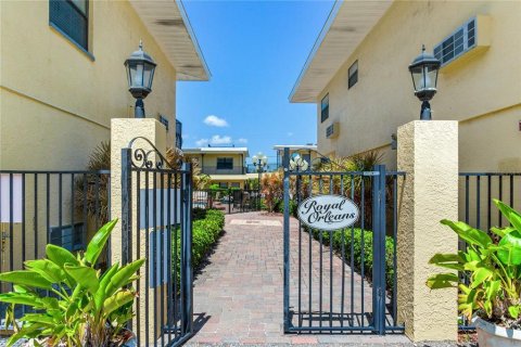 Condominio en venta en Redington Beach, Florida, 3 habitaciones, 23.69 m2 № 2213876 - foto 3