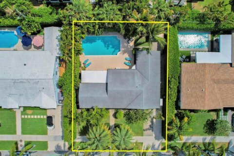 Villa ou maison à louer à West Palm Beach, Floride: 2 chambres, 138.52 m2 № 1163214 - photo 1