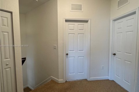 Купить таунхаус в Хомстед, Флорида 3 спальни, 153.85м2, № 1924890 - фото 12