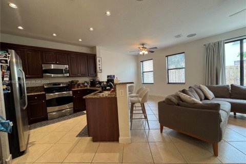 Купить таунхаус в Хомстед, Флорида 3 спальни, 153.85м2, № 1924890 - фото 6