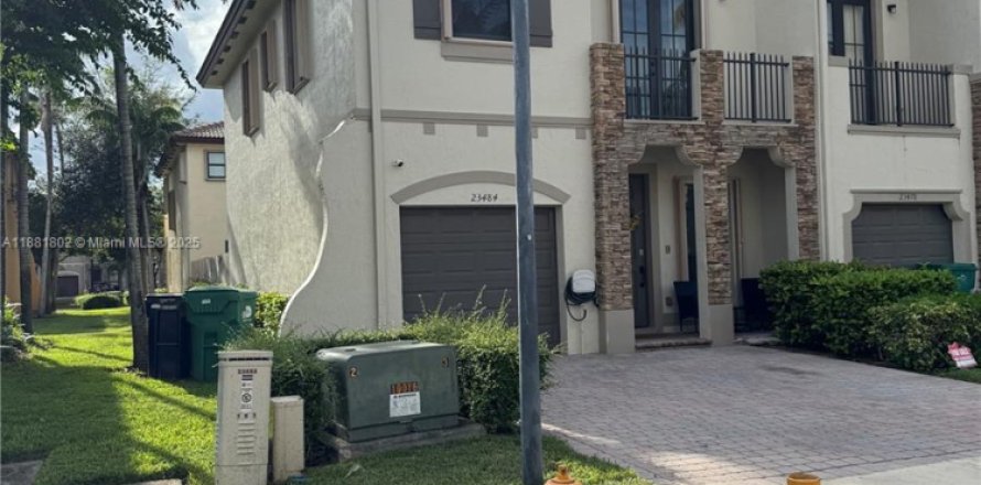 Таунхаус в Хомстед, Флорида 3 спальни, 153.85м2 № 1924890