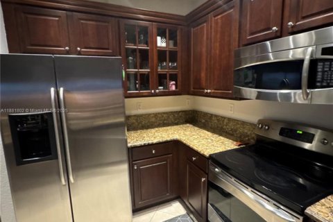 Купить таунхаус в Хомстед, Флорида 3 спальни, 153.85м2, № 1924890 - фото 8