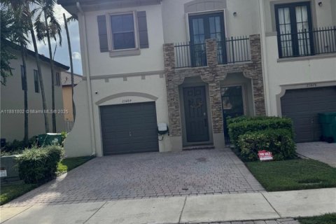 Купить таунхаус в Хомстед, Флорида 3 спальни, 153.85м2, № 1924890 - фото 2