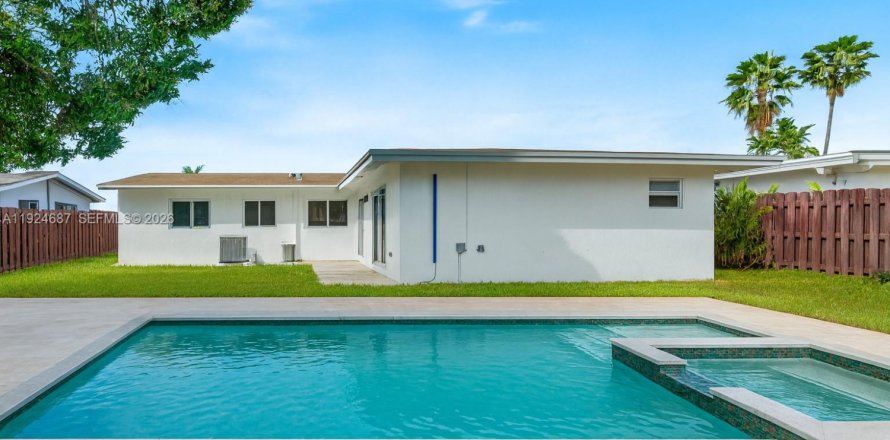 Villa ou maison à Fort Lauderdale, Floride 3 chambres, 139.35 m2 № 2297776