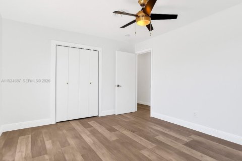 Villa ou maison à louer à Fort Lauderdale, Floride: 3 chambres, 139.35 m2 № 2297776 - photo 3