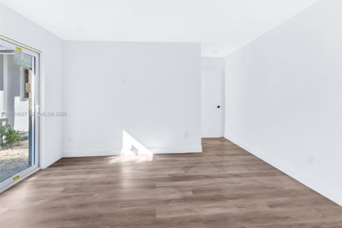 Villa ou maison à louer à Fort Lauderdale, Floride: 3 chambres, 139.35 m2 № 2297776 - photo 9