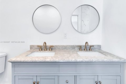 Villa ou maison à louer à Fort Lauderdale, Floride: 3 chambres, 139.35 m2 № 2297776 - photo 12
