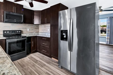 Villa ou maison à louer à Fort Lauderdale, Floride: 3 chambres, 139.35 m2 № 2297776 - photo 14
