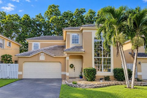 House in Coconut Creek, Florida 3 bedrooms, 163.14 sq.m. № 2399680