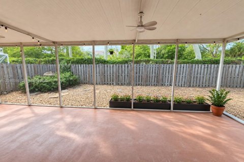 House in Coconut Creek, Florida 3 bedrooms, 163.14 sq.m. № 2399680 - photo 7