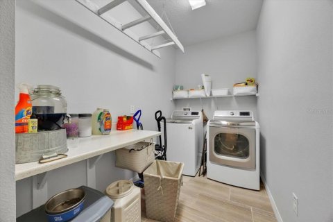 Casa en venta en Mount Dora, Florida, 3 dormitorios, 187.76 m2 № 1909562 - foto 16