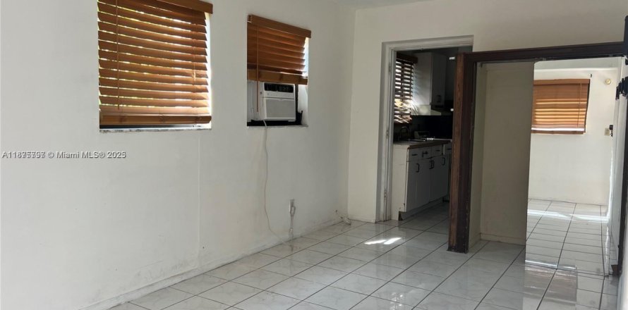 Studio in Miramar, Florida № 1926517