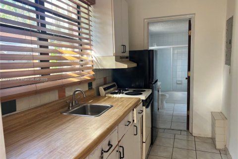 Apartment in Miramar, Florida 32.52 sq.m. № 1926517 - photo 5