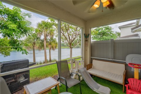 Casa en venta en Hollywood, Florida, 3 dormitorios, 163.51 m2 № 1942200 - foto 17