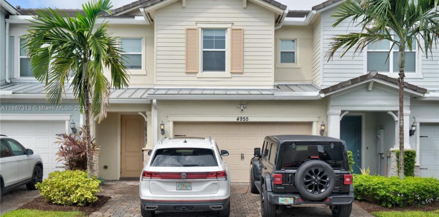 Villa ou maison à Hollywood, Floride 3 chambres, 163.51 m2 № 1942200