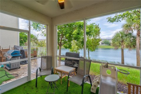 Villa ou maison à vendre à Hollywood, Floride: 3 chambres, 163.51 m2 № 1942200 - photo 3