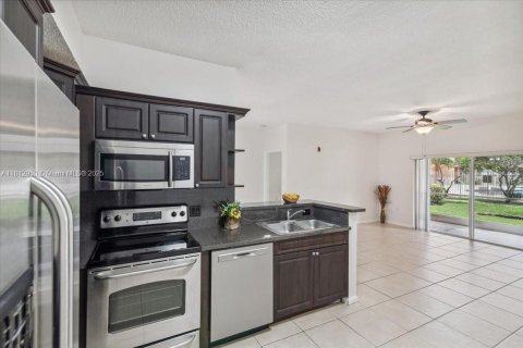 Condo in Davie, Florida, 2 bedrooms  № 1770587 - photo 24