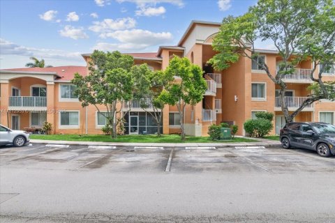 Condo in Davie, Florida, 2 bedrooms  № 1770587 - photo 1
