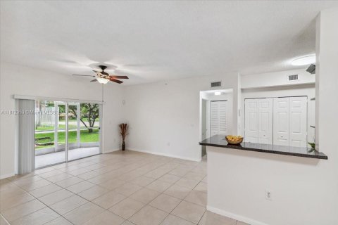Condo in Davie, Florida, 2 bedrooms  № 1770587 - photo 17