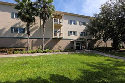 Condo in Brooksville, Florida, 3 bedrooms  № 1915570 - photo 1