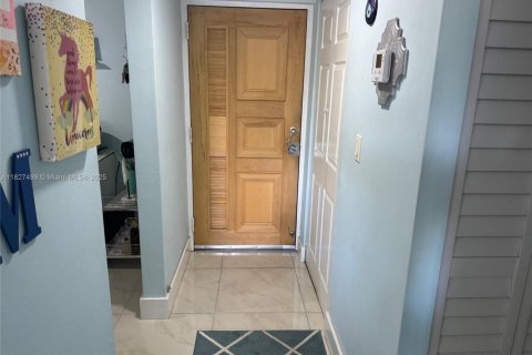 Condo in Miami, Florida, 1 bedroom № 1985833 - photo 30