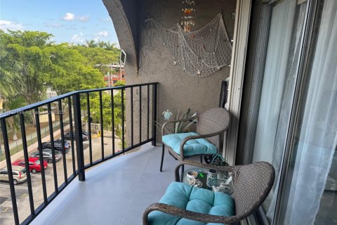 Condo in Miami, Florida, 1 bedroom № 1985833 - photo 6
