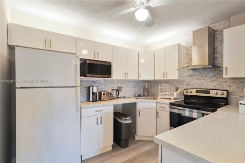 Снять в аренду кондоминиум в Гринакрес, Флорида 2 спальни, 87.05м2, № 2034598 - фото 4