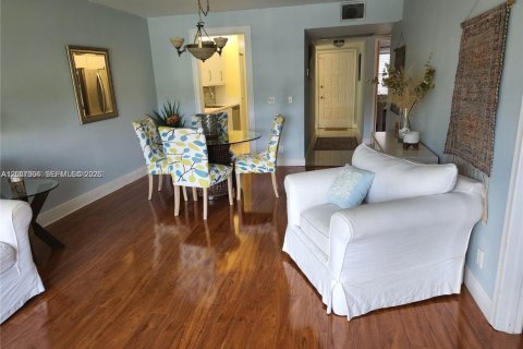 Copropriété à louer à Pembroke Pines, Floride: 2 chambres, 102.19 m2 № 2167994 - photo 4