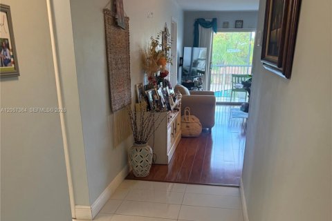 Copropriété à louer à Pembroke Pines, Floride: 2 chambres, 102.19 m2 № 2167994 - photo 15
